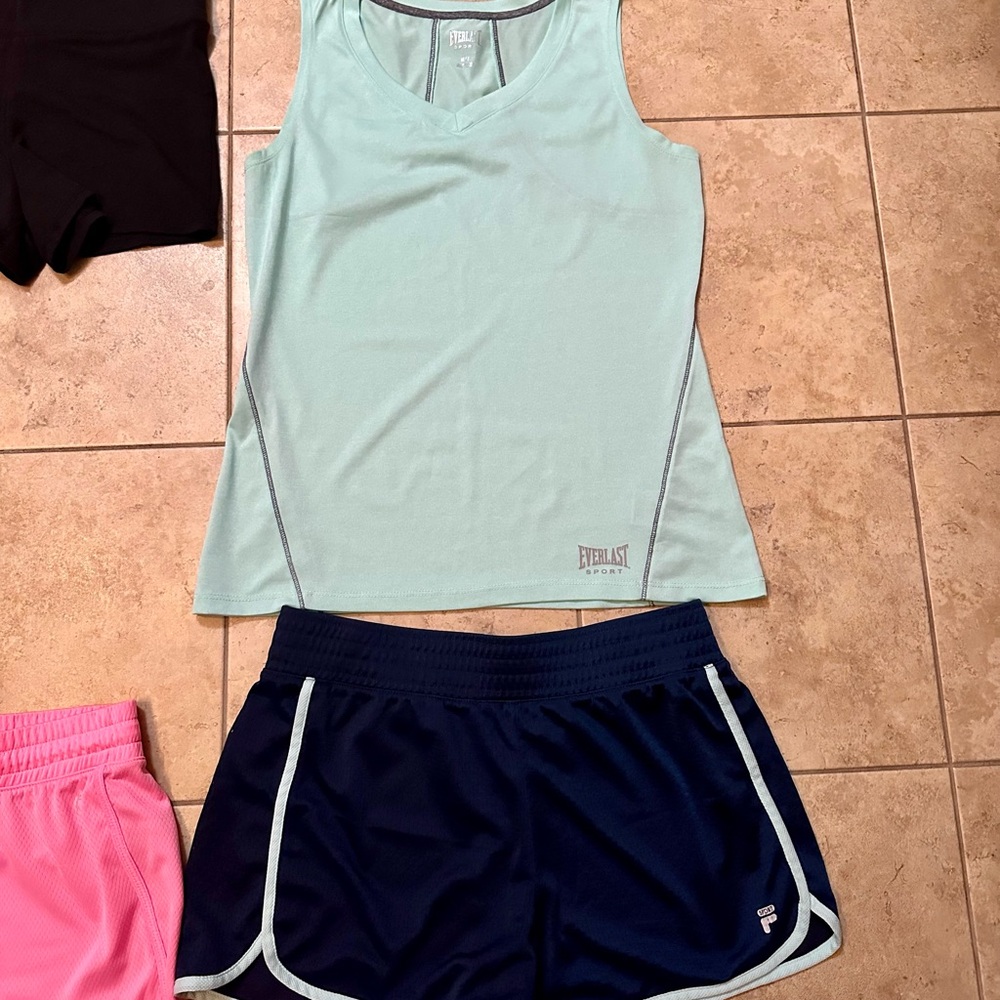 Women’s workout lot - Picture 4 of 4